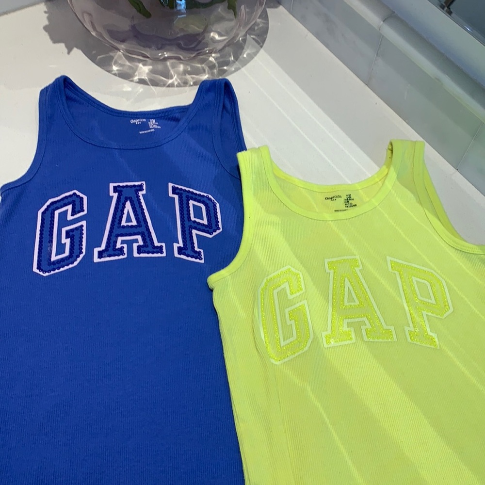 Gap tops